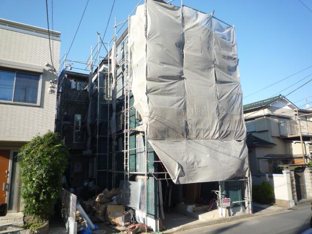 Local appearance photo. Local (11 May 2013) Shooting