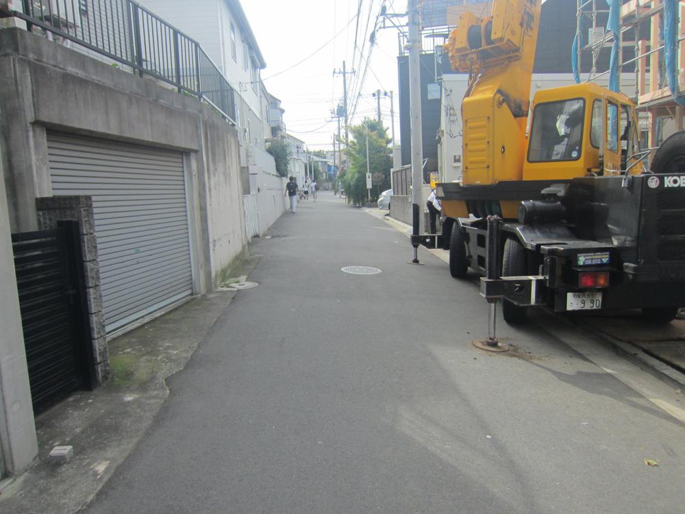 Local photos, including front road. Local shooting