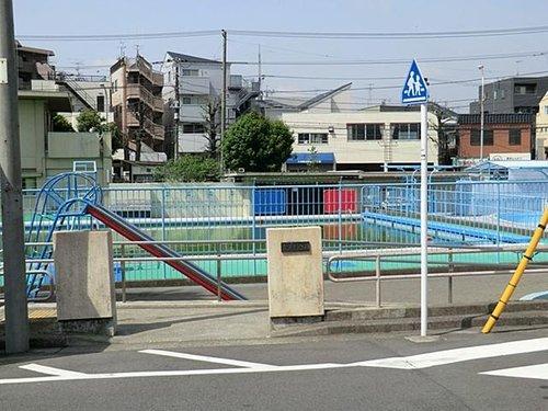 park. 640m until Saitobun the town park pool