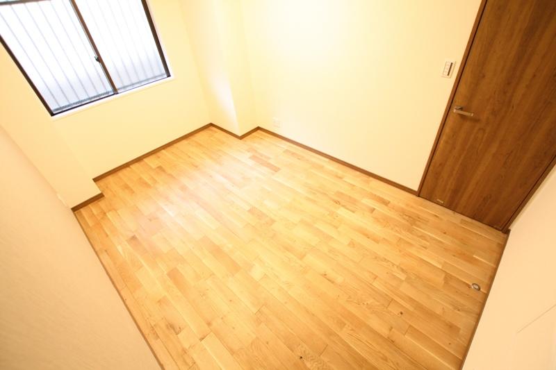 Non-living room. Pets welcome breeding