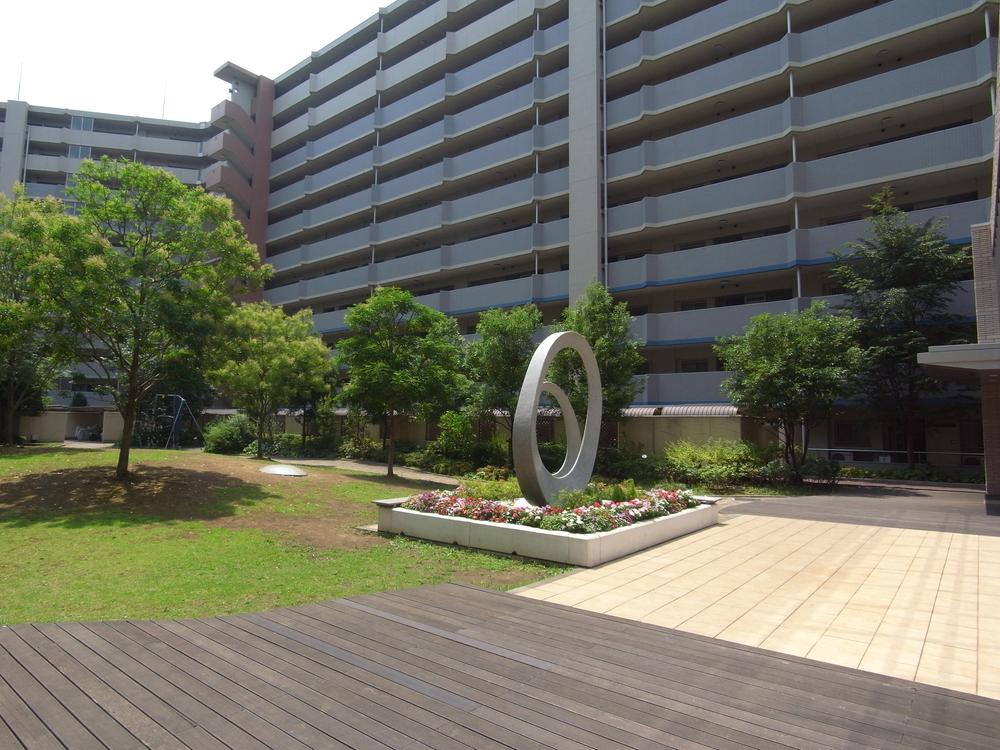 Other common areas. Bright Square (courtyard)