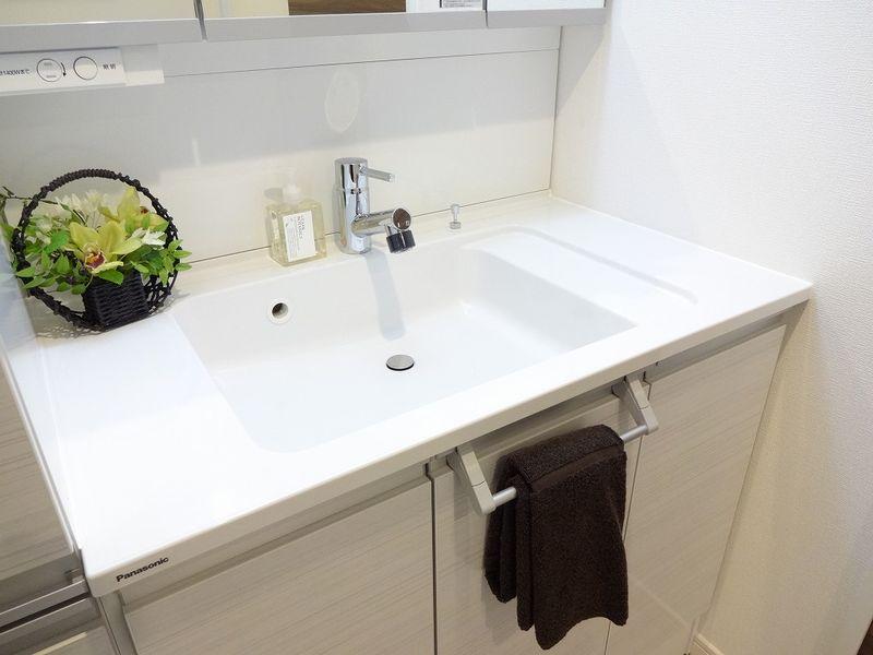 Wash basin, toilet. Bathroom vanity