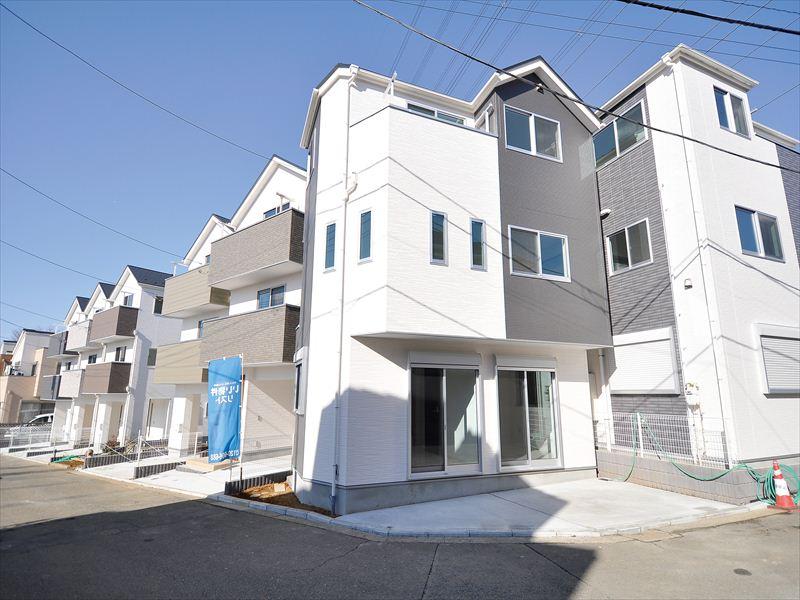 Same specifications photos (appearance). For more details, we will explain at the local. 