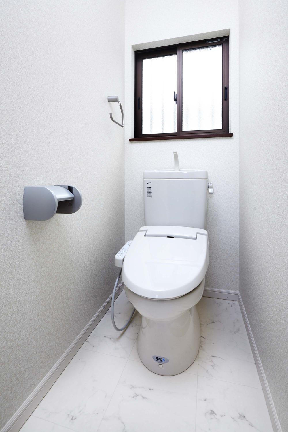 Toilet. Toilet 2 places! Trouble in the family ・  ・  ・ I will no longer! 