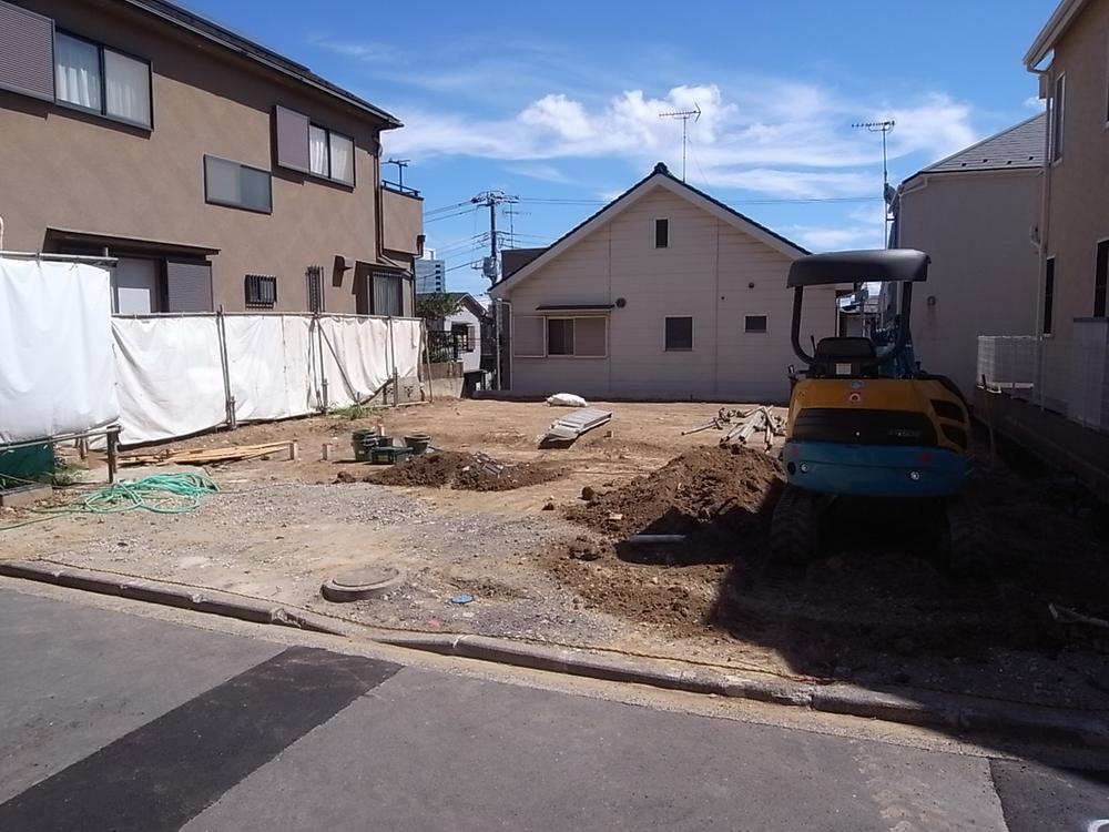 Local photos, including front road. Local (September 2013) Shooting