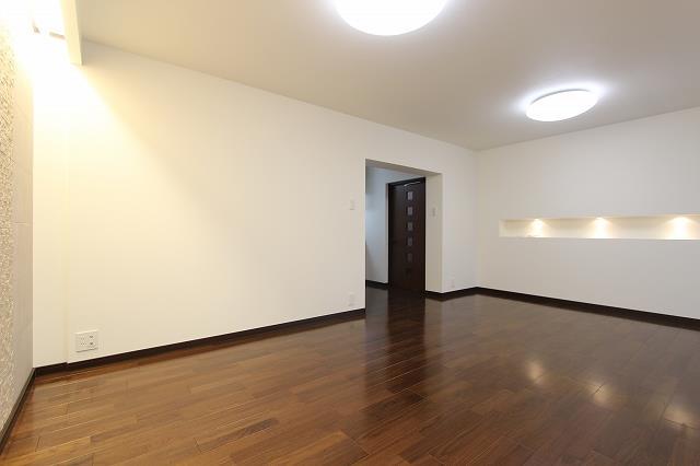 Same specifications photos (living)