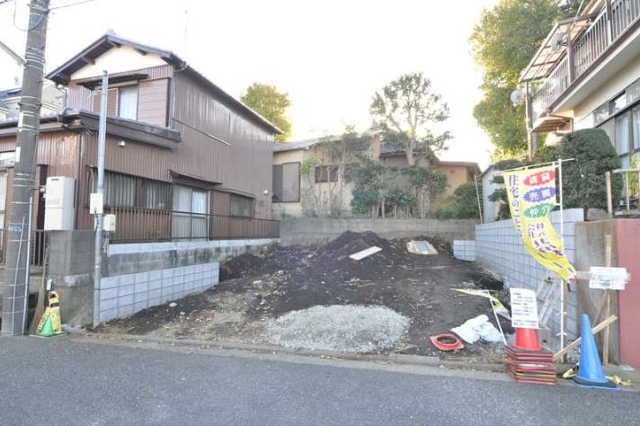 Local appearance photo. Local (11 May 2013) Shooting