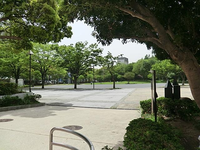 park. Sawatari to Central Park 140m