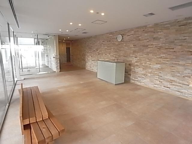 Entrance. Common areas