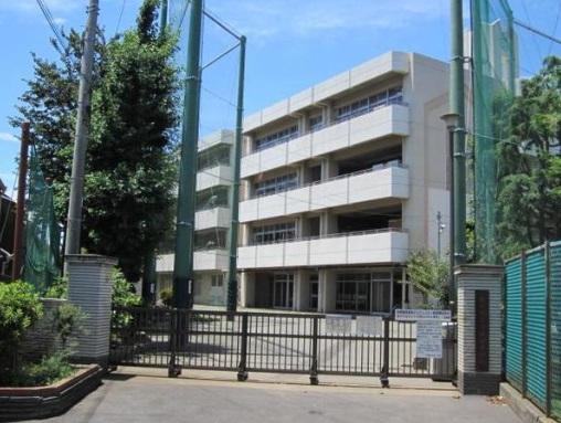 Junior high school. Rokkakubashi 800m until junior high school