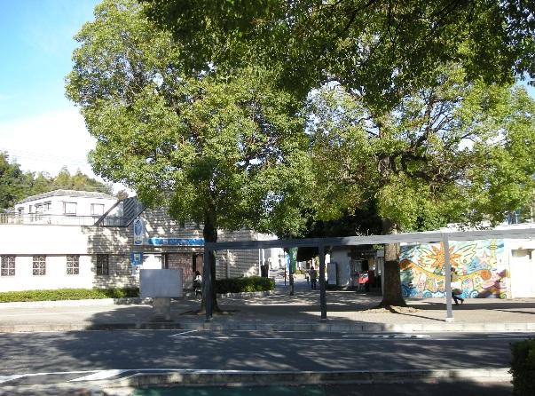 station. 550m until Katakurachō Station