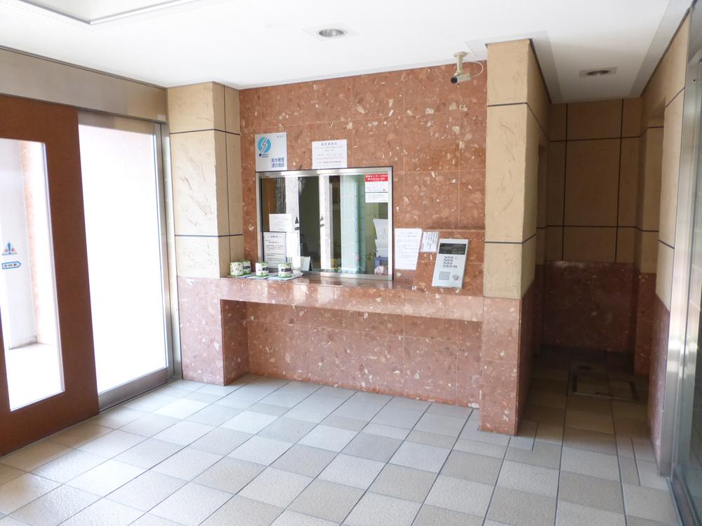 Entrance. Common areas