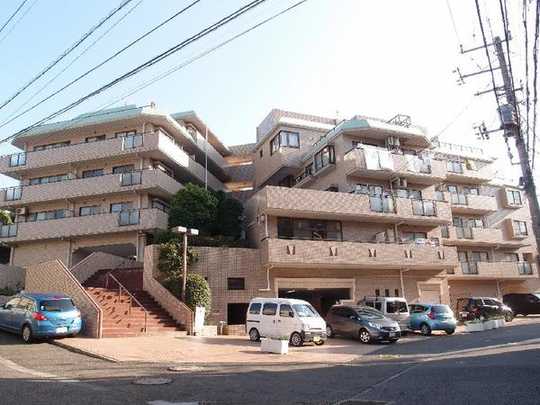 Local appearance photo. Exterior 1 (2013 October shooting)
