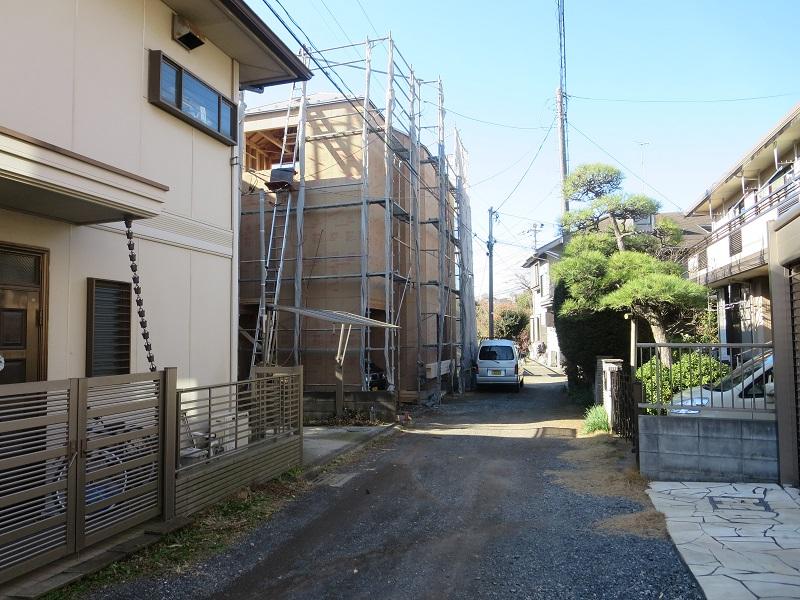 Local photos, including front road. Local (12 May 2013) Shooting