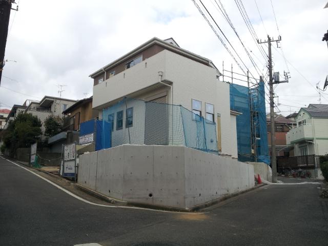 Local photos, including front road. 2013 December shooting