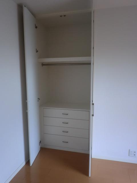 Non-living room. Western-style 5.4 Pledge Closet part