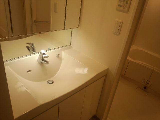 Wash basin, toilet