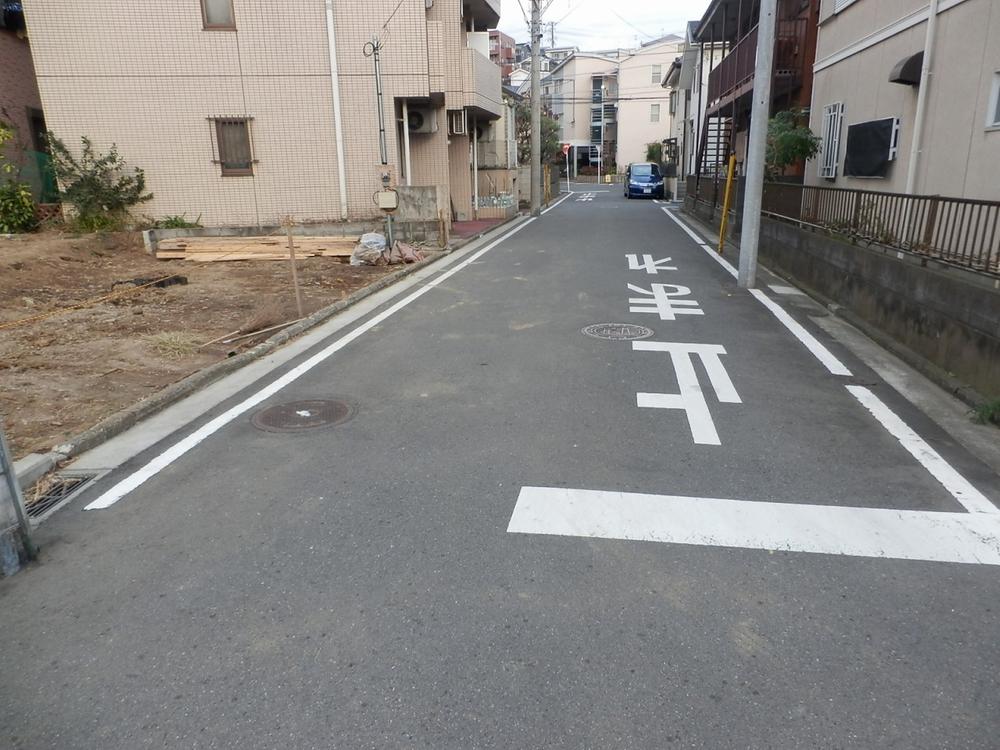 Local photos, including front road. (December 2013) Shooting