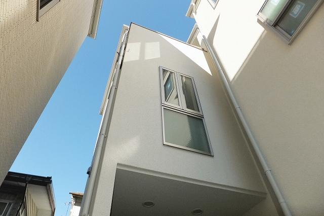 Local appearance photo. (December 21, 2013) Shooting A Building