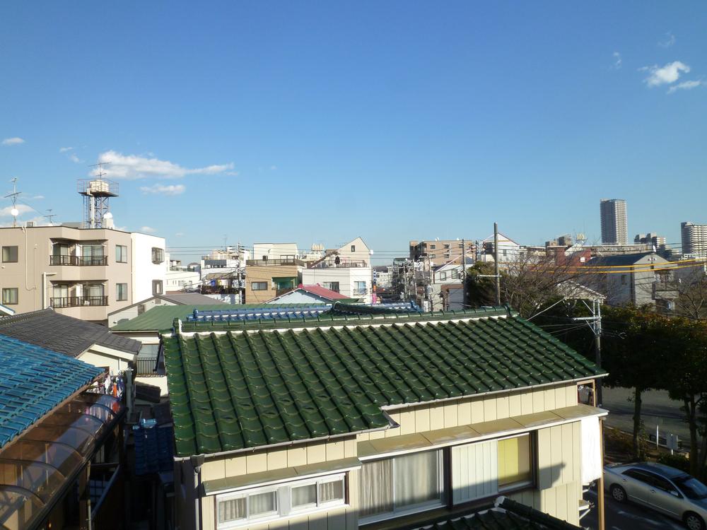 View photos from the dwelling unit. View from the site (December 2013) Shooting