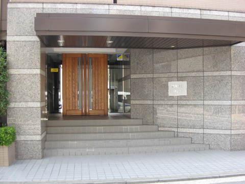 Entrance. Common areas