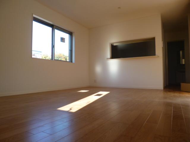 Living. Local (11 May 2013) Shooting