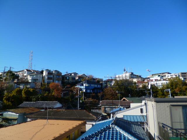 View photos from the dwelling unit. View from the site (November 2013) Shooting