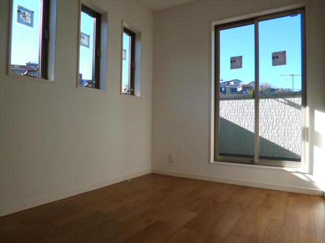 Non-living room. Indoor (11 May 2013) Shooting