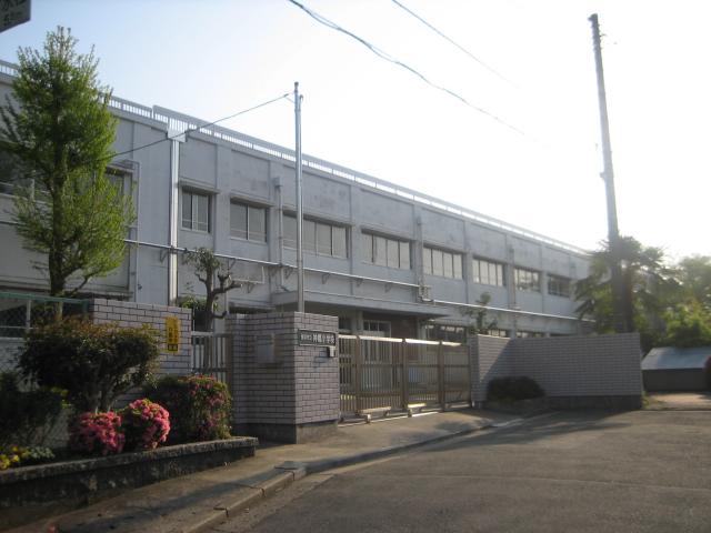 Primary school. Shinkyo to elementary school 500m