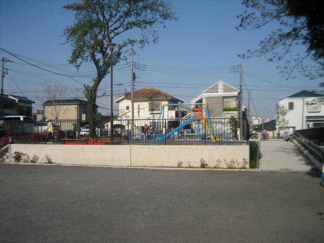 park. Rokkakubashi 10m up to 5-chome park