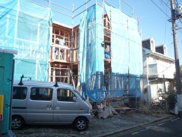 Local photos, including front road. Local (11 May 2013) Shooting