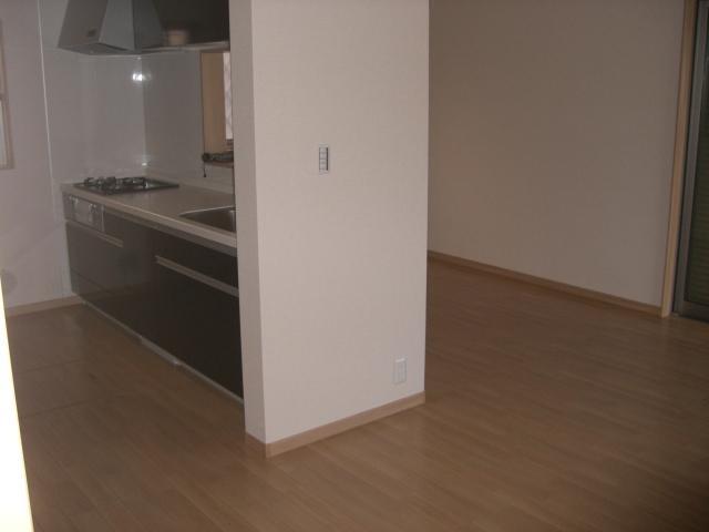 Kitchen. It is a popular face-to-face kitchen. 