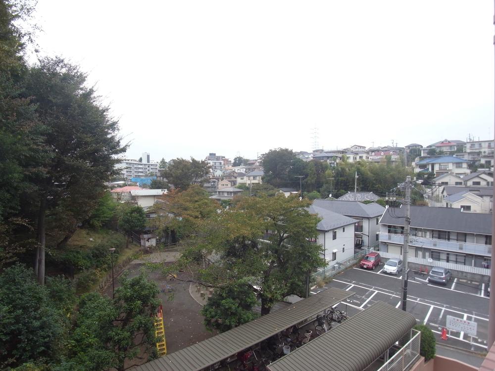 View photos from the dwelling unit. View from the site (November 2013) Shooting