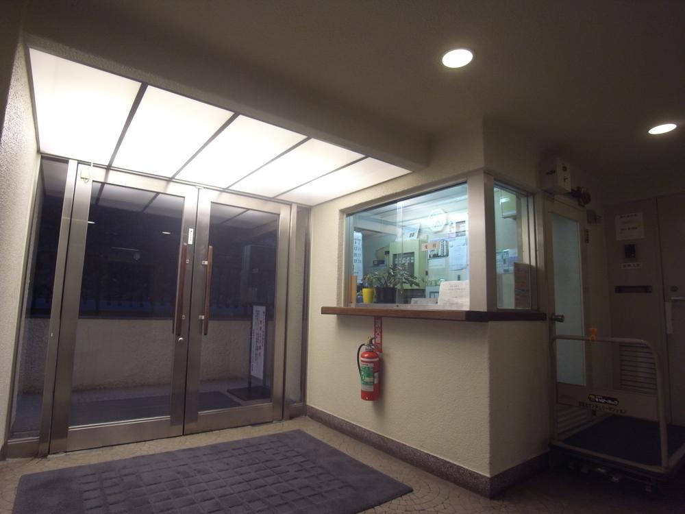 Entrance. Common areas