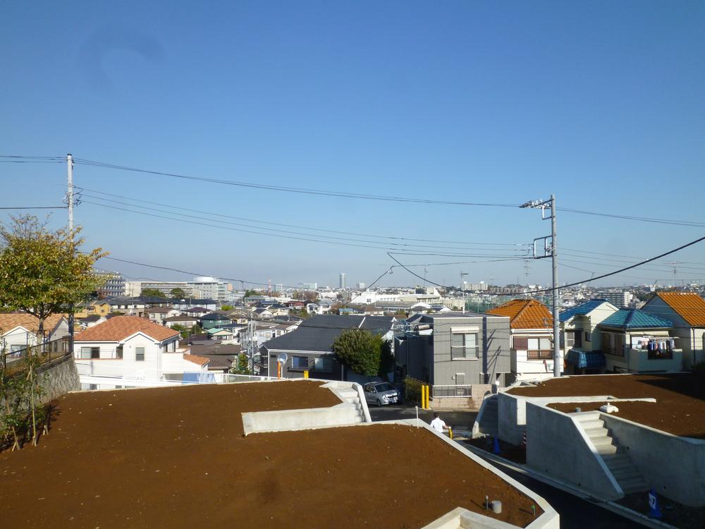 Local photos, including front road. Local (November 26, 2013) Shooting