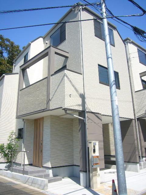 Local appearance photo. Building appearance (1 Building)