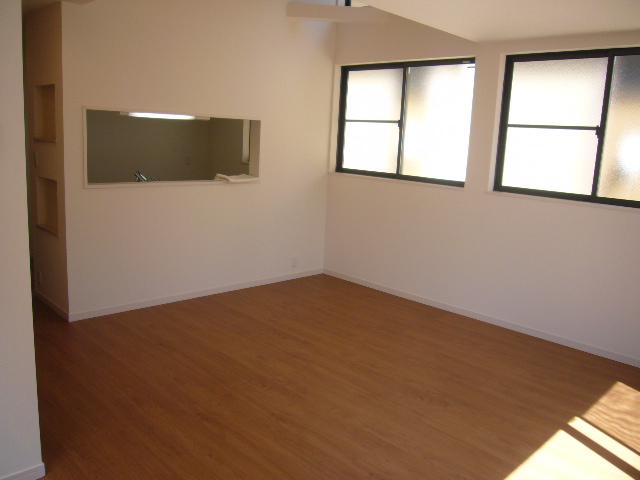 Living. Living Room (Building 2)