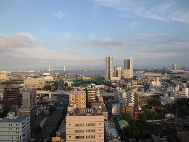 View photos from the dwelling unit. It offers also the Bay Bridge.