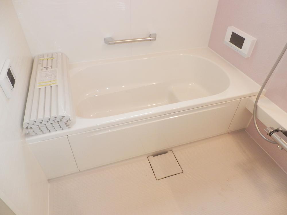 Same specifications photo (bathroom). bathroom Same specifications Photos It is with happy TV in the bathroom