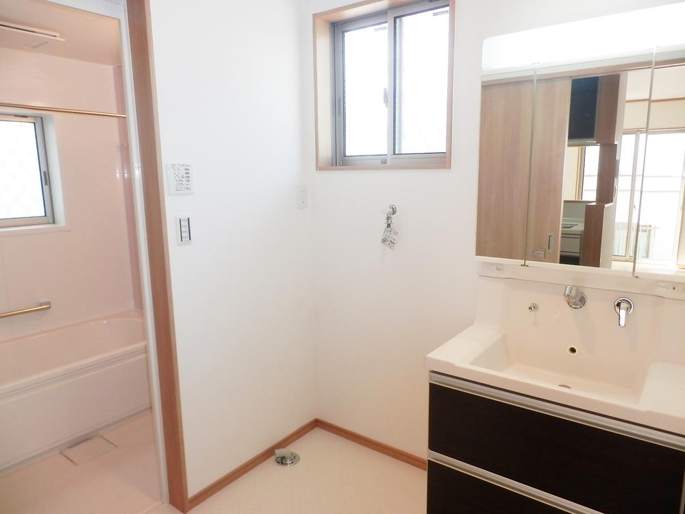 Same specifications photos (Other introspection). Wash basin Same specifications Photos There is housed in the basin your honor