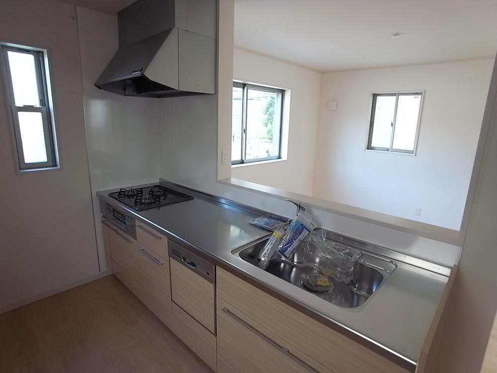 Kitchen. 1 Building is in the kitchen. It is very convenient with each building dishwashers. Indoor (10 May 2013) Shooting