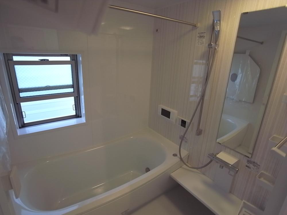 Bathroom. With popular TV! Please spend a slow bath time.