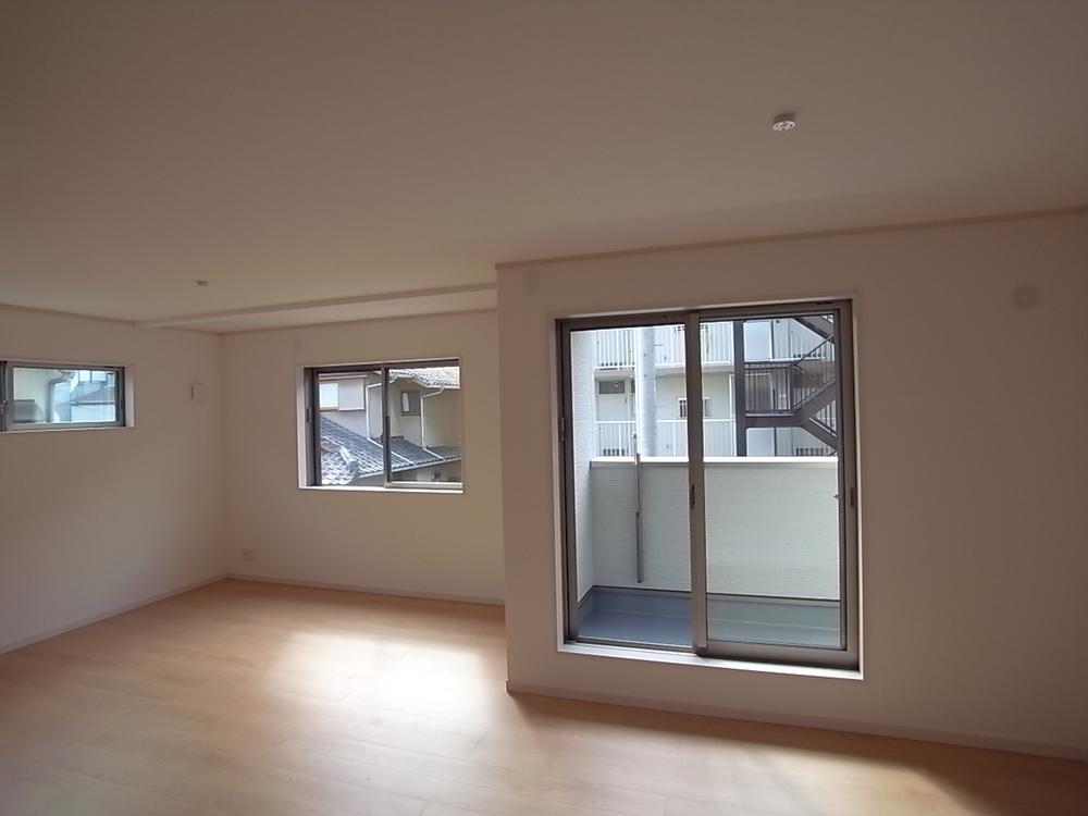 Living. Spacious living! Indoor (10 May 2013) Shooting