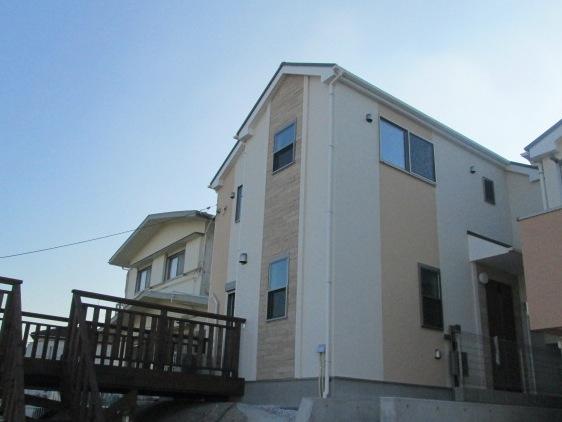 Local appearance photo. Local (12 May 2013) Shooting. Good views per positive local. Meal that can be enjoyed on the outside with a wood deck