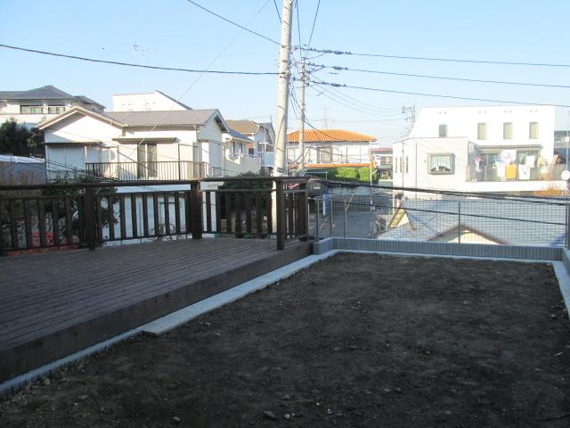 Garden. Local (12 May 2013) Shooting. Barbecue and home garden can be enjoyed in a wide garden