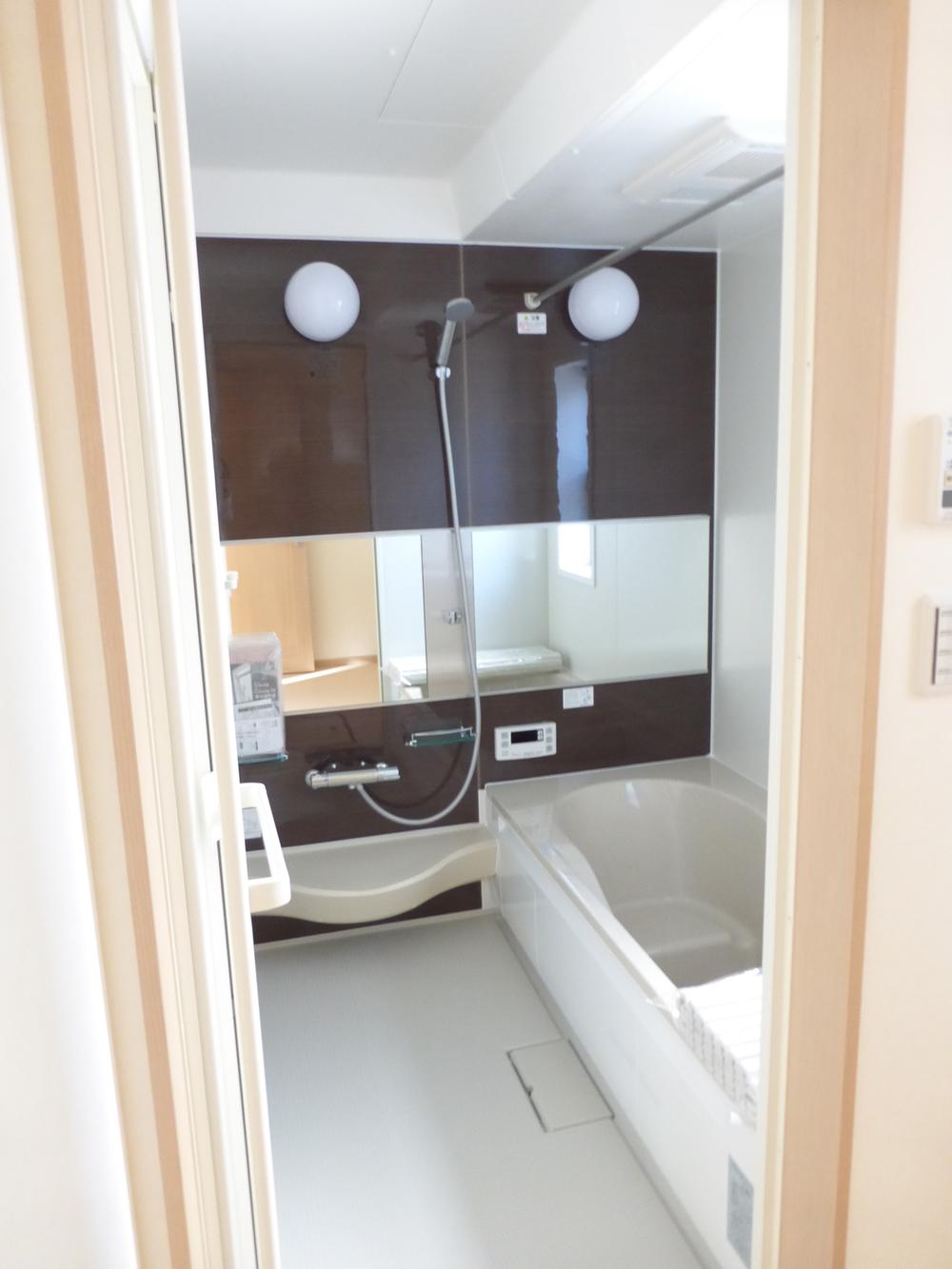 Bathroom. B Building Indoor (December 12, 2013) Shooting Spacious Hitotsubo bus