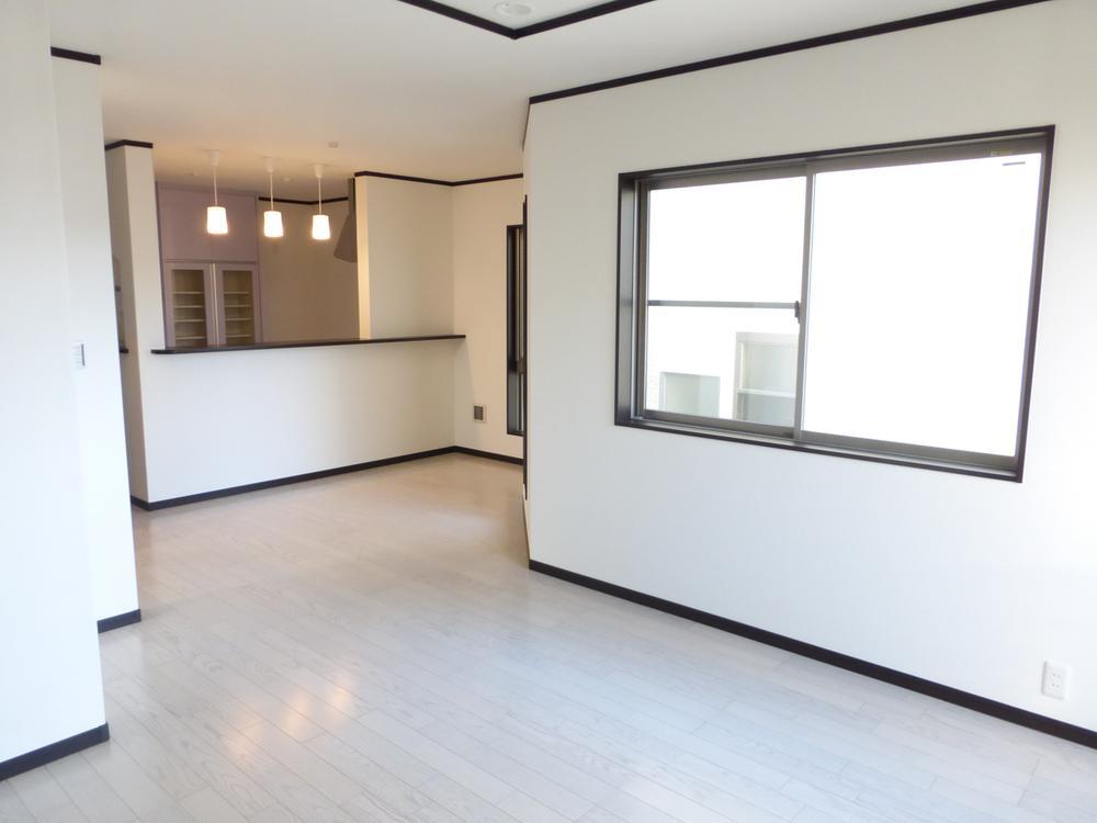 Living. A Building Indoor (December 12, 2013) Shooting