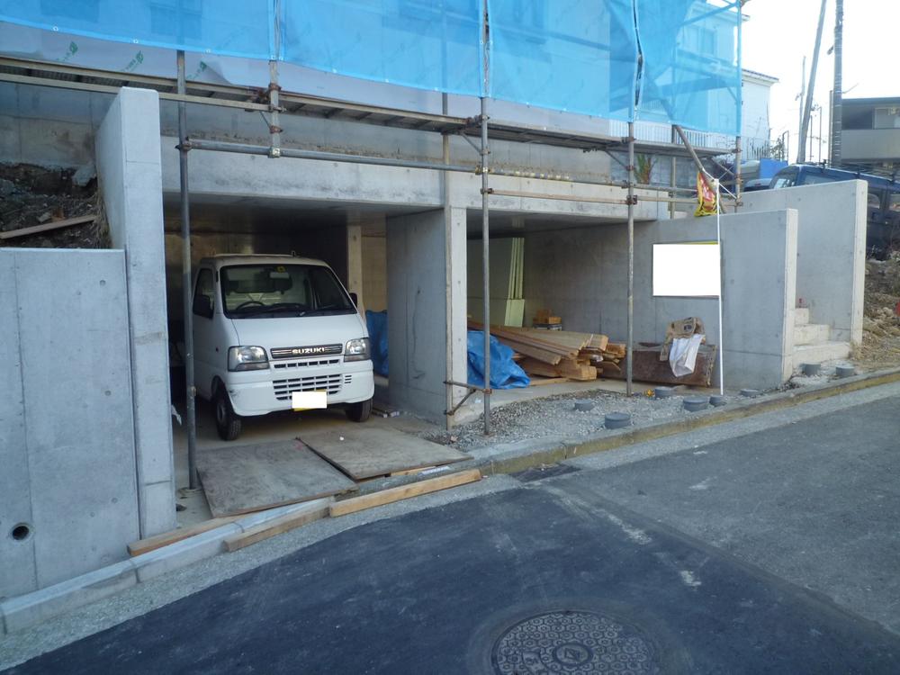 Parking lot. Spacious underground garage is use full use. 