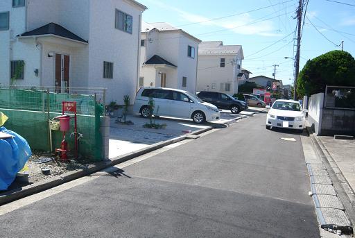 Local photos, including front road. Local (11 May 2013) Shooting