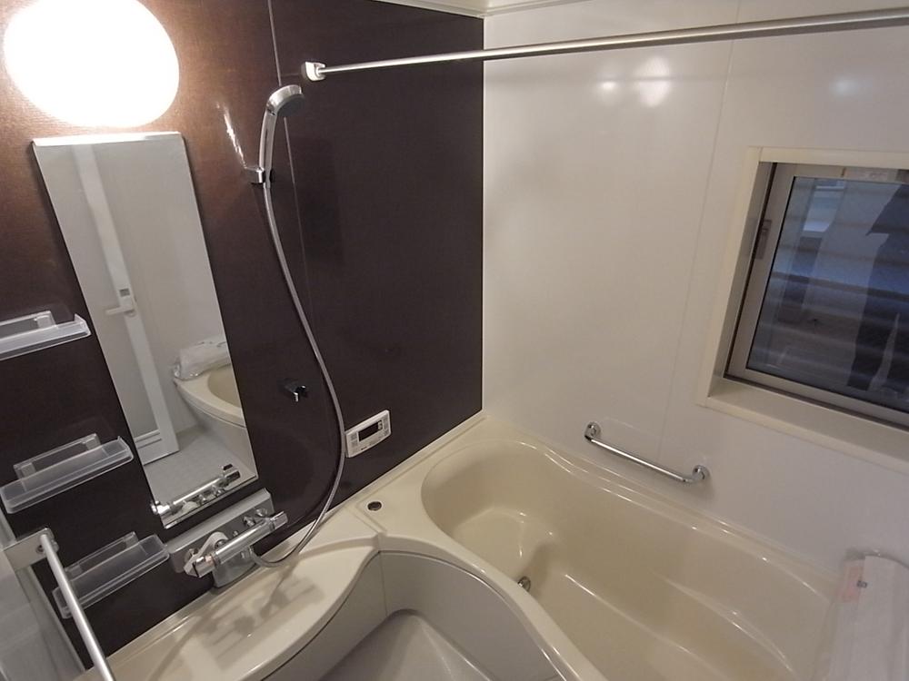 Same specifications photo (bathroom)